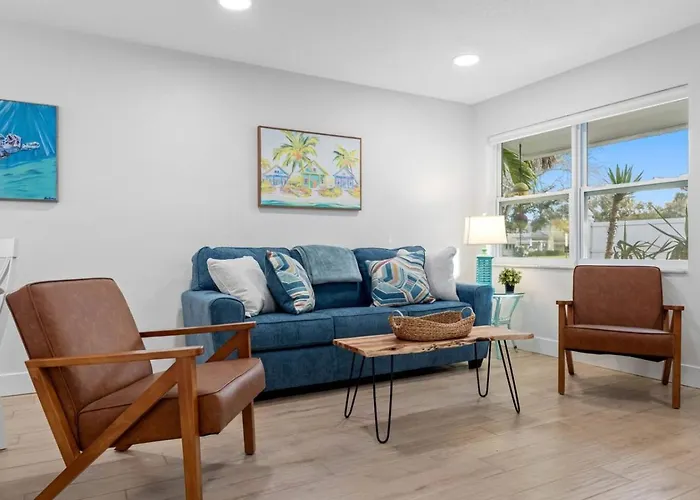 August Pet Friendly And Hot Tub A Clearwater Beach