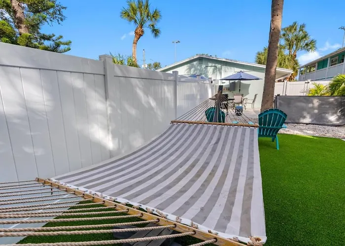 Country house August Pet Friendly And Hot Tub A Clearwater Beach
