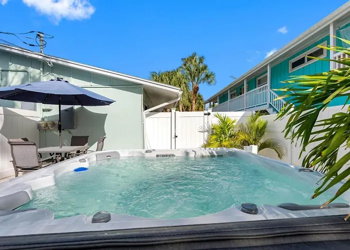 August Pet Friendly And Hot Tub A Country house