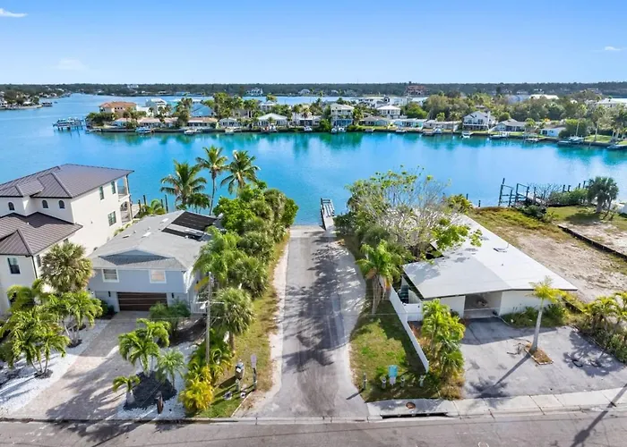 August Pet Friendly And Hot Tub A * Clearwater Beach