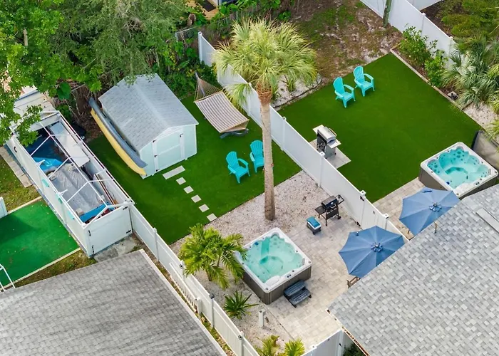 August Pet Friendly And Hot Tub A