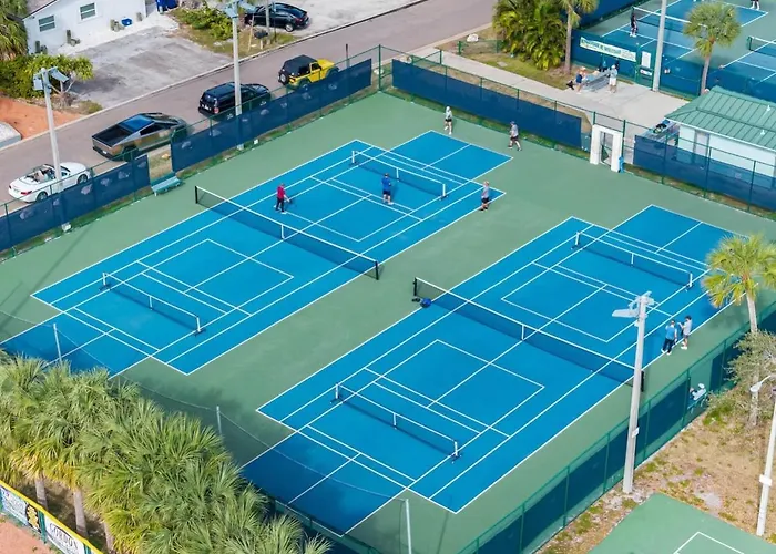 Country house August Pet Friendly And Hot Tub A Clearwater Beach